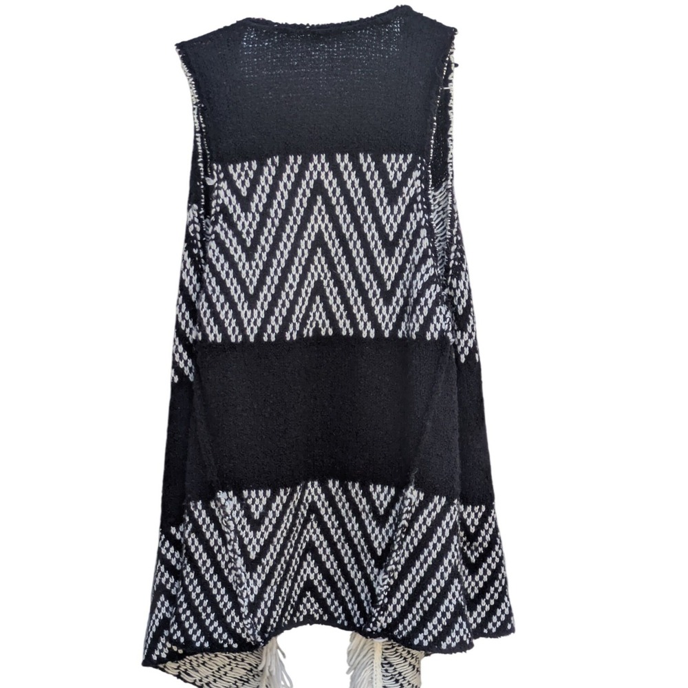 Maurices Black White Geometric Chevron Fringe Open Front Knit Vest Medium - Picture 3 of 3